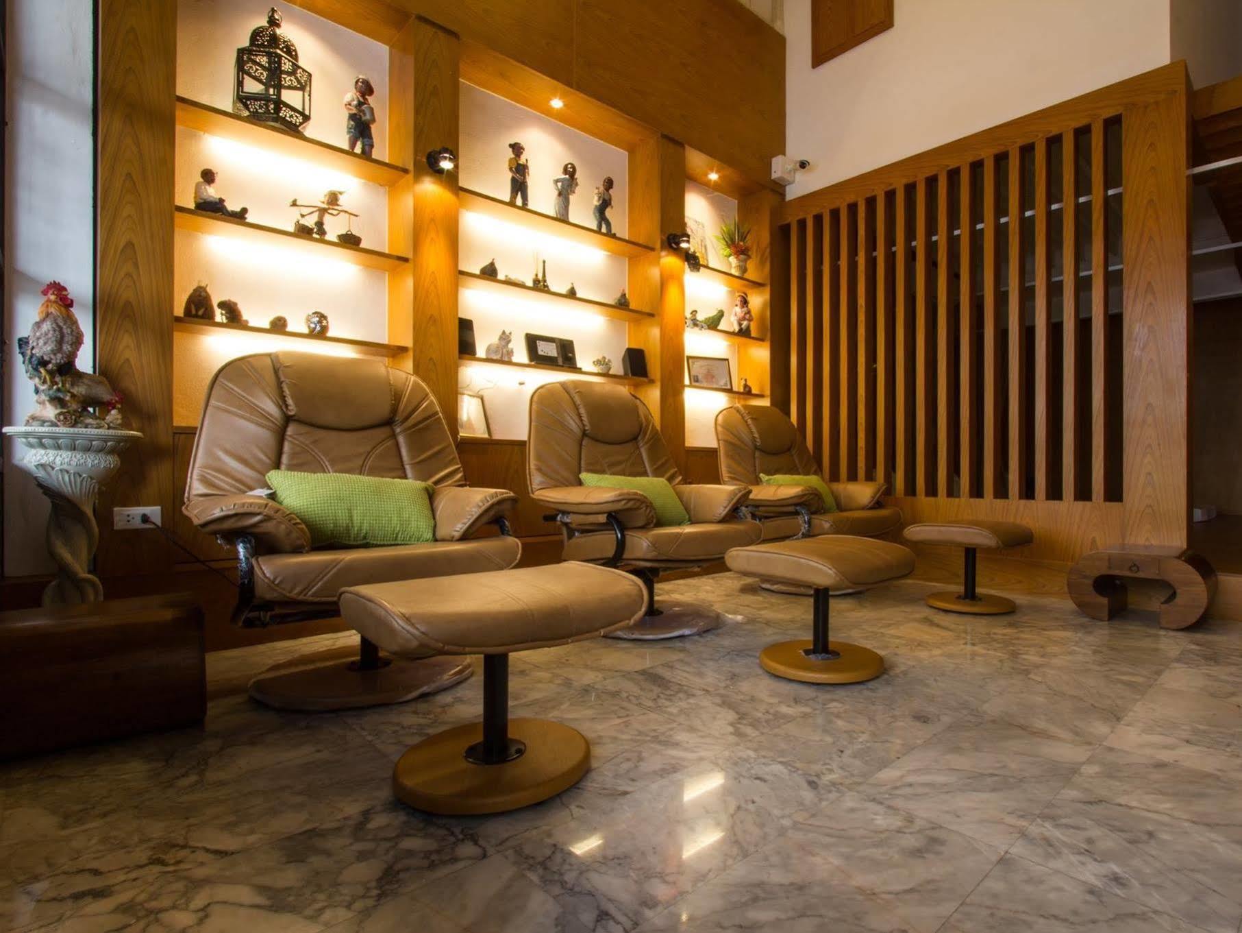 แอด อีซ บีชู่ Hotel เชียงใหม่ ภายนอก รูปภาพ
